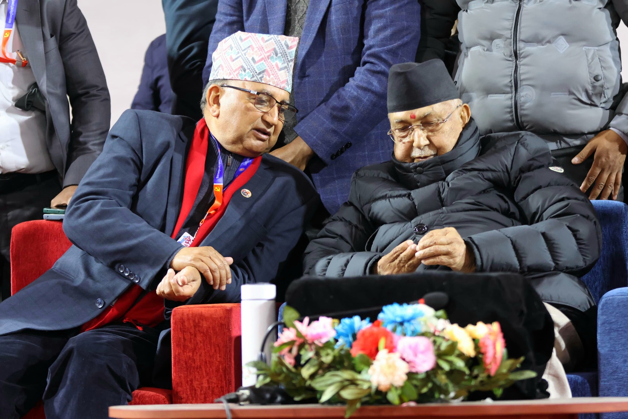 एमाले महाधिवेशन: अध्यक्षमा केपी ओलीको शुरुआती अग्रता