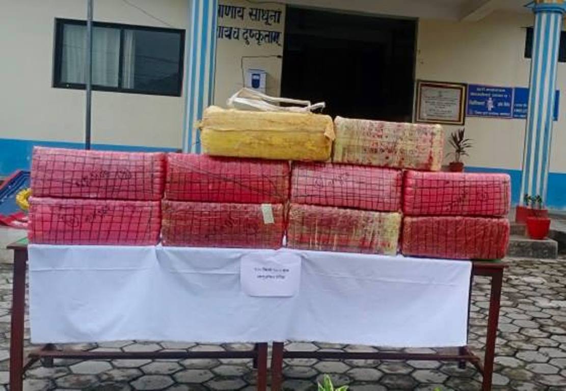 सर्लाहीमा एम्बुलेन्सबाट ५१ किलो गाँजा बरामद