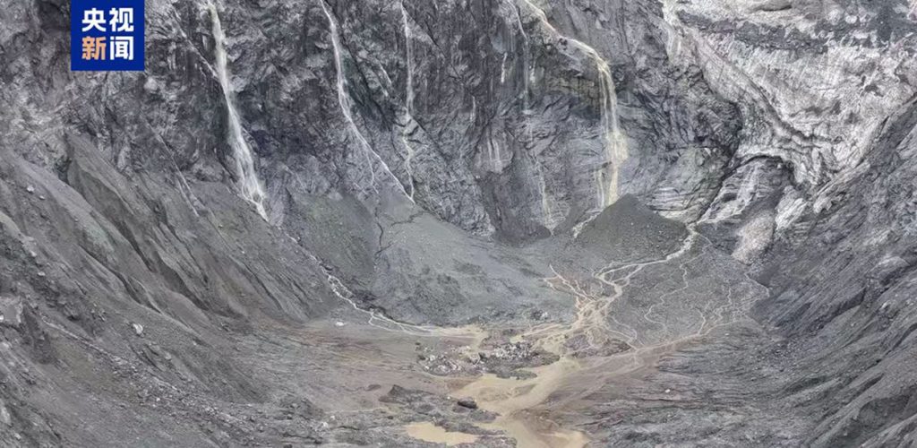 छोचेन क्रेटरमा हिमचट्टान भत्किने जोखिम कायमै
