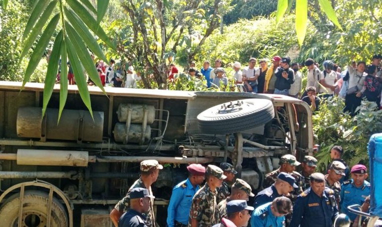 धनकुटामा  बस दुर्घटना हुँदा दुई जनाको मृत्यु