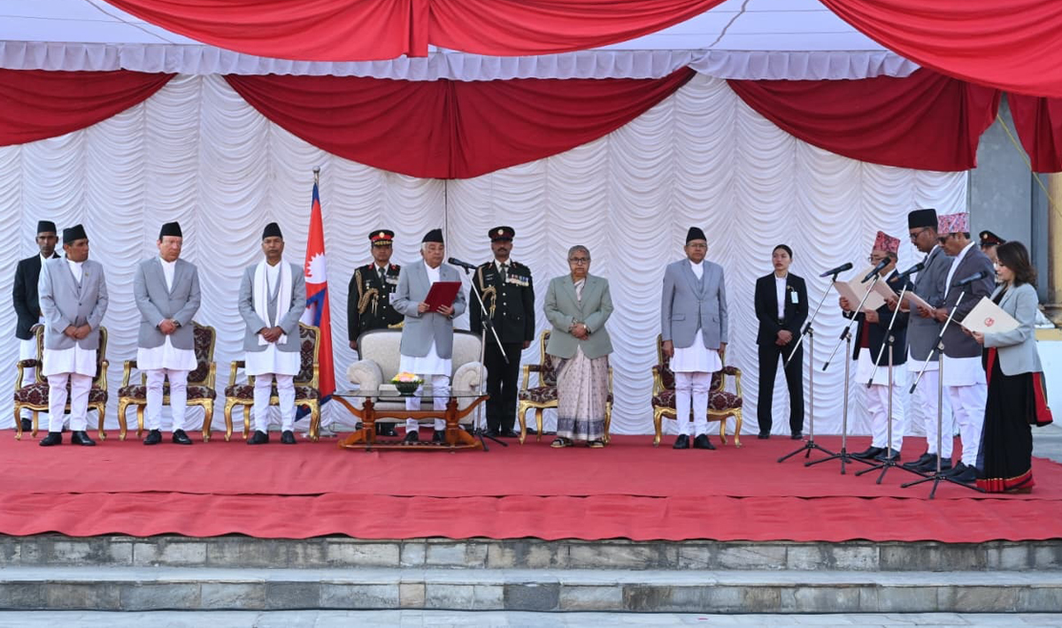 नवनियुक्त चार मन्त्रीले लिए शपथ, अन्तरिम सरकार अब १४ सदस्यीय