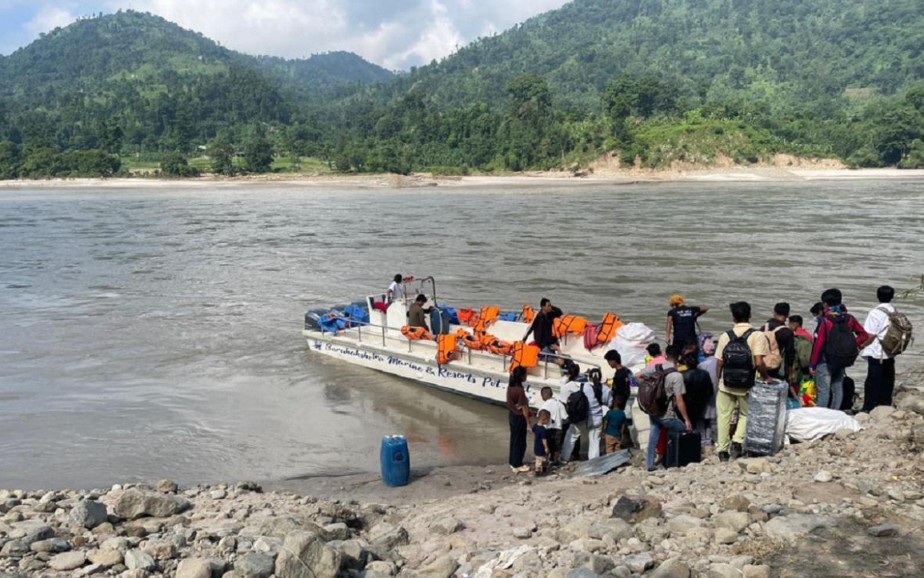सप्तकोशीमा मोटरबोट दुर्घटना : बालिकासहित ३ जनाको मृत्यु