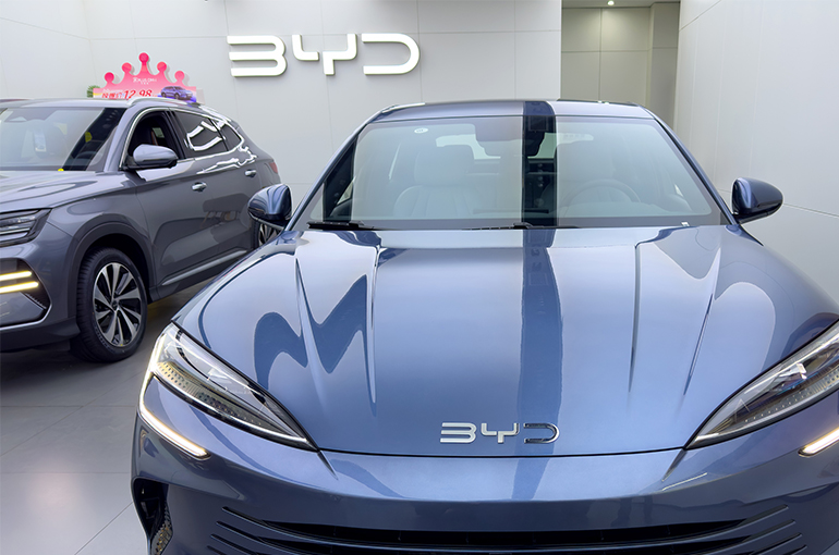 बीवाईडीमा फेरि समस्या : ब्याट्री जोखिम बढेपछि ८८ हजारभन्दा बढी गाडी फिर्ता लिने