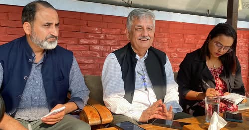 केपी ओलीप्रति सुरेन्द्र पाण्डेको कटाक्ष : धरहरा मैले बनाएको भन्ने, गोली कसले चलायो थाहा छैन भन्न मिल्दैन