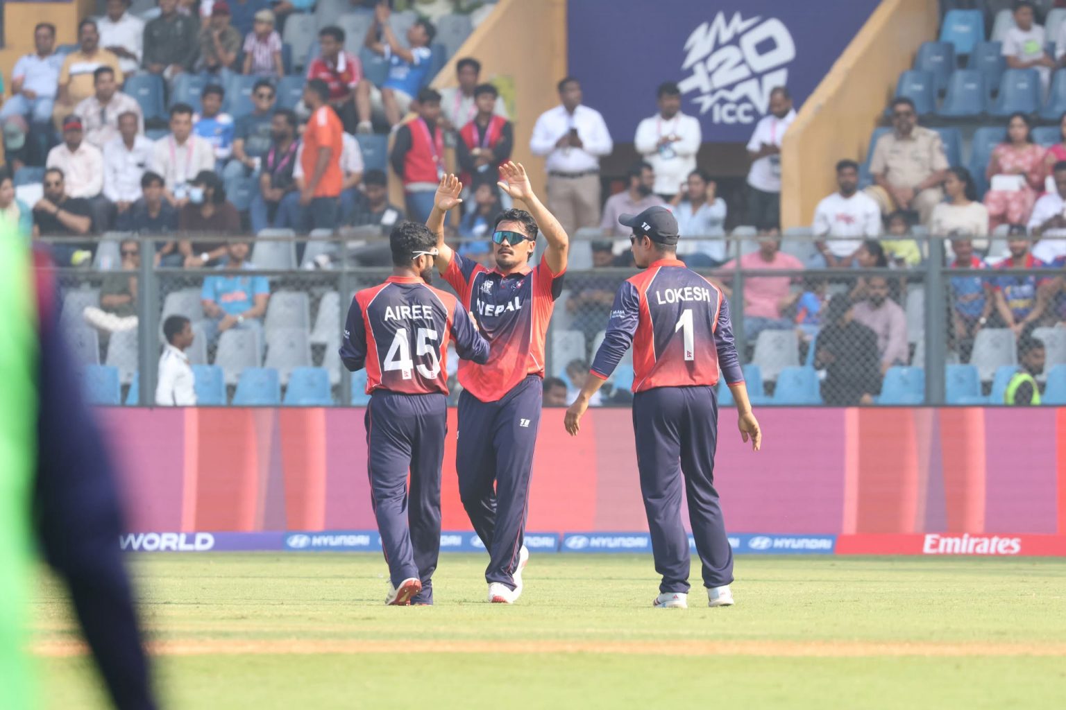 इङ्ल्यान्डले दियो नेपाललाई १८५ रनको लक्ष्य