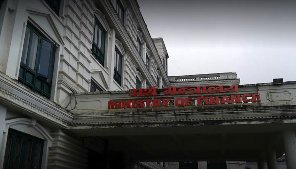 अत्यावश्यक बाहेकका विदेश भ्रमणमा रोक, बढीमा १० जना मात्रै जान पाउने