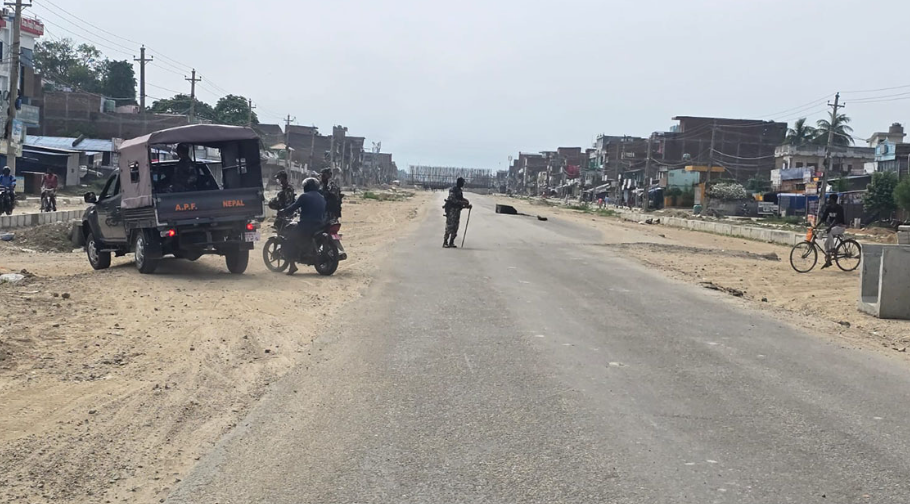 सिरहाको गोलबजारमा आज दिनभर कर्फ्यू खुकुलो