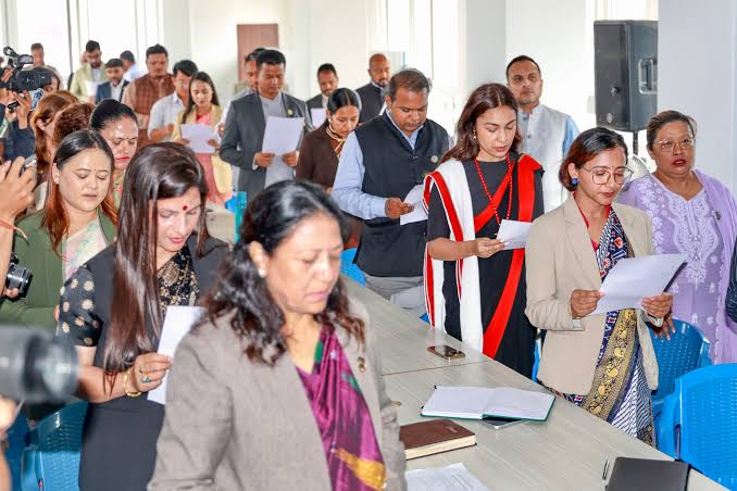 रास्वपाका नवनिर्वाचित पदाधिकारी र केन्द्रीय सदस्यले लिए पद तथा गोपनीयताको शपथ