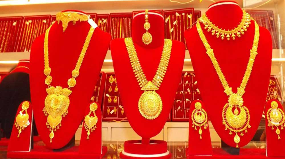 घट्यो सुनचाँदीको मूल्य, कतिमा भईरहेको छ कारोबार ?