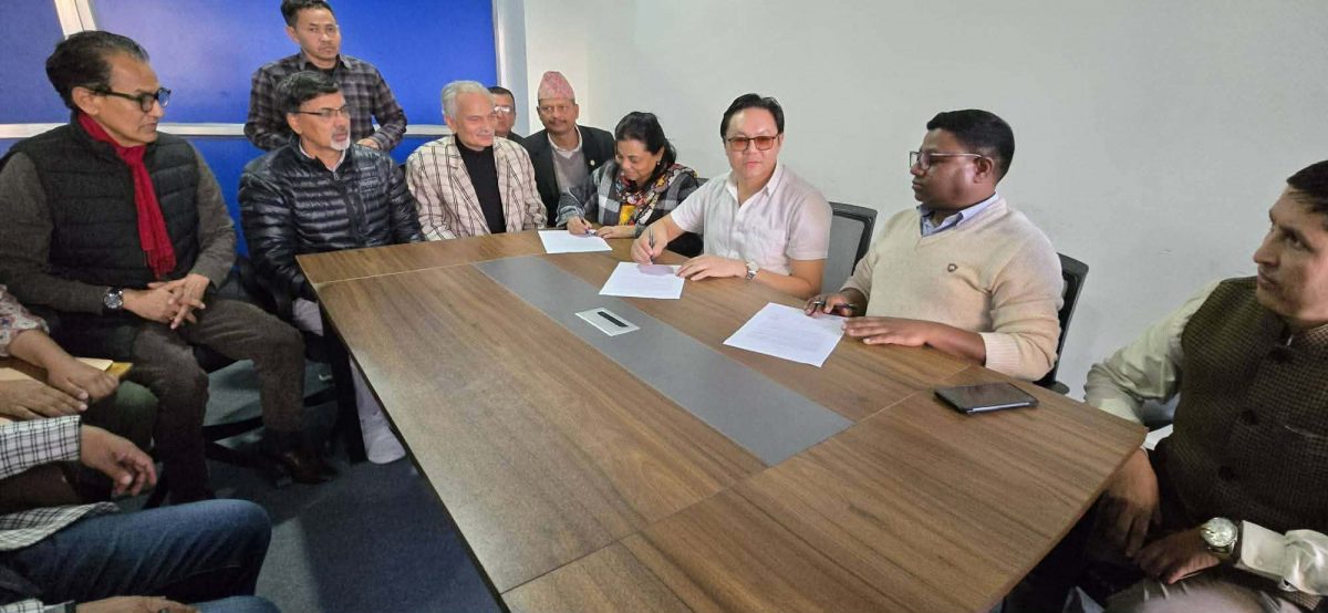 रास्वपा छाडेका सन्तोषले गरे बाबुराम र जनार्दनसँग सहकार्यको ५ बुँदे सहमति