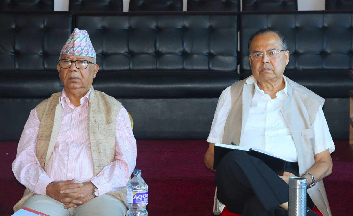 झलनाथले बैठकमै मागे अध्यक्ष माधव नेपालको राजीनामा