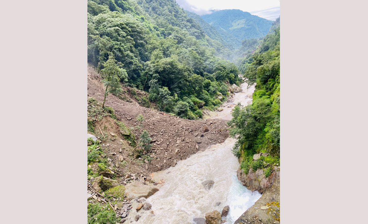 चीनतर्फ पहिरो खस्दा भोटेकोसी नदीको बहाव प्रभावित