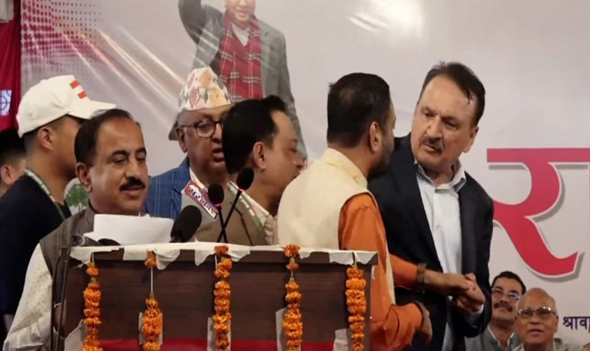 कांग्रेसको देउवा समूहको भेलामा निधि र महतबीच भनाभन
