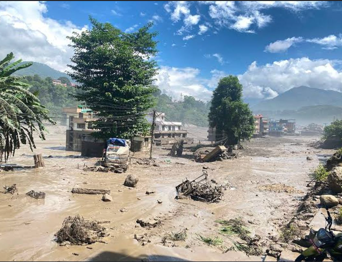बाढी गएको ६ दिन बित्दा पनि ४ हजार २४७ सम्पर्कविहीन, ९०३ शव फेला