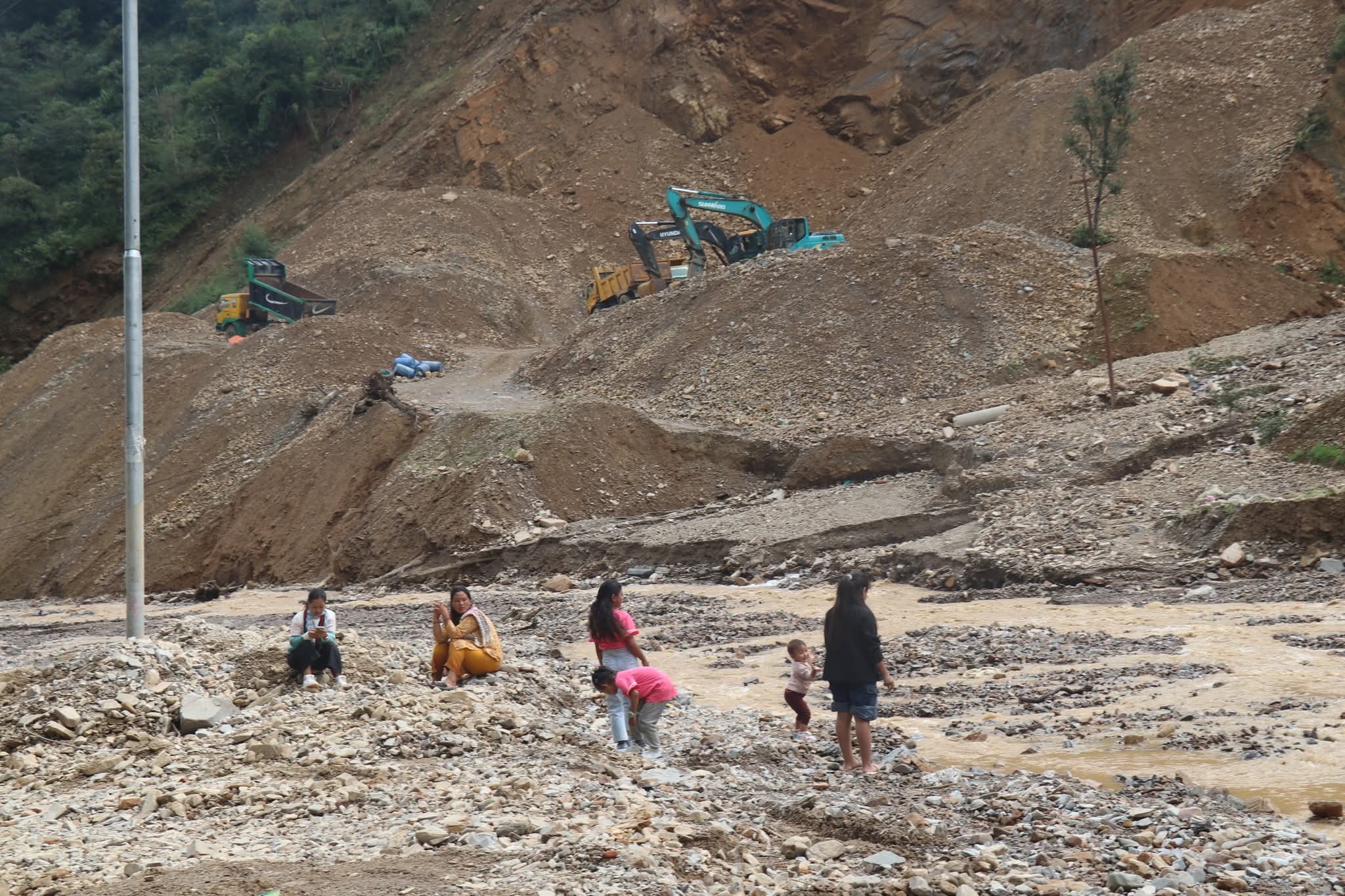आज ९ ठाउँका सडकखण्ड पूर्णरुपमा अवरुद्ध