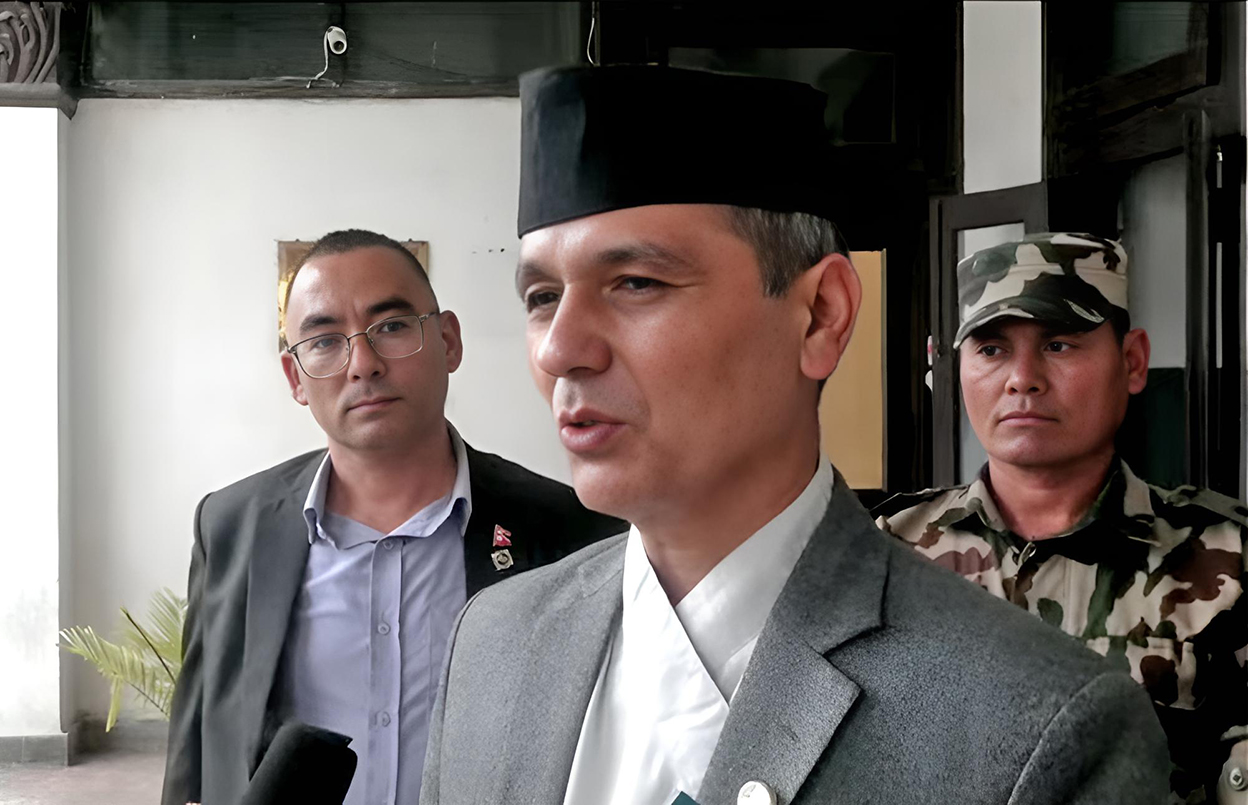 सडकमा प्रदर्शन नगरौँ, सरकार संवादका लागि तयार छ : गृहमन्त्री