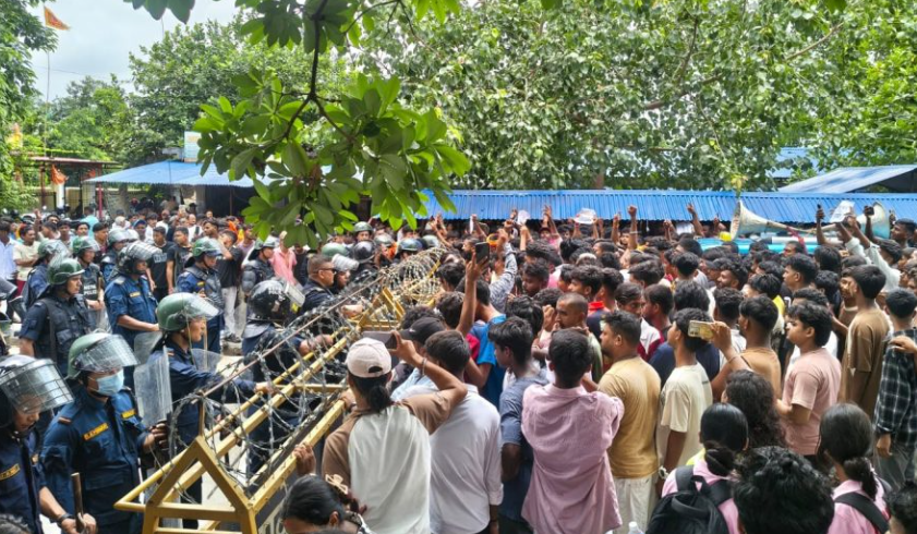 देवानगञ्ज घटनापछि विराटनगरमा बालेन सरकारविरुद्ध नाराबाजी