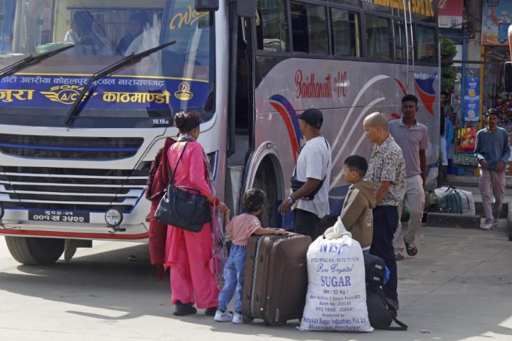 यात्रु ठग्नेलाई झट्का ! अब बस चढ्नुअघि मोबाइलमै थाहा हुनेछ सरकारी भाडा
