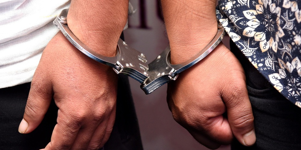 युके र अष्ट्रेलिया पठाइदिन्छु भन्दै ठगी गर्ने दुई जना पक्राउ