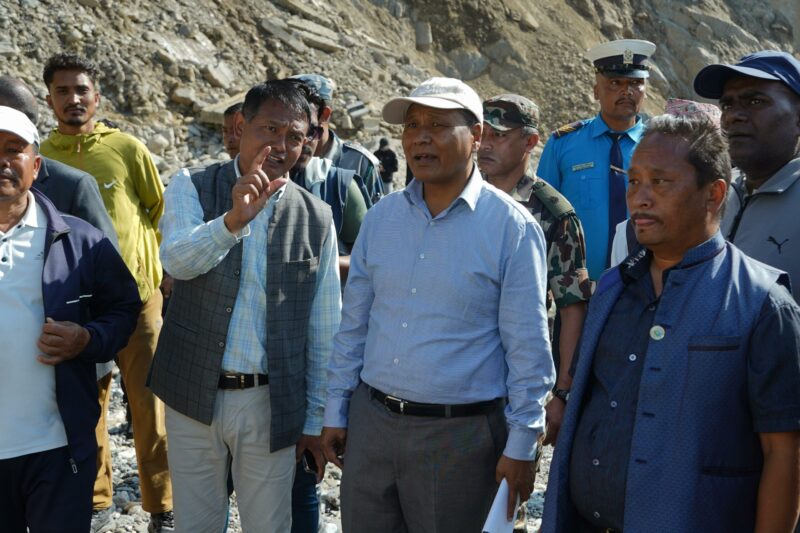 अस्थायी ‘डाइभर्सन’ बनाएर बिपी राजमार्ग सञ्चालनमा जुट्यो सरकार