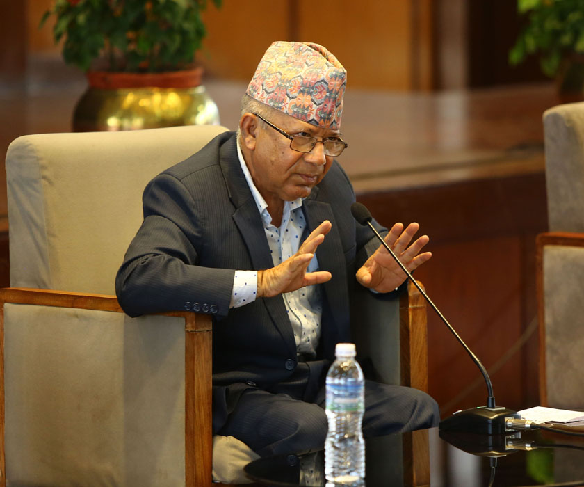 हाम्रो एकता देखेर  केपी ओलीले होस गुमाइसके : माधब नेपाल