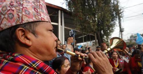 रवि लामिछानेलाई बाजागाजासहित पार्टी कार्यालयमा स्वागत