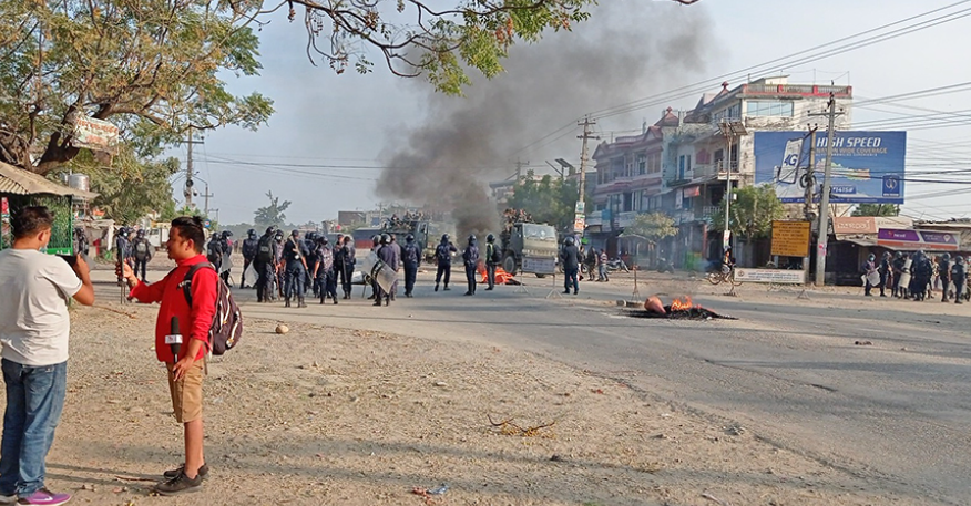 ओमप्रकाश मेहताको मृत्युको विरोधमा सिरहामा राजमार्ग अवरुद्ध, प्रधानमन्त्री र गृहमन्त्रीको राजीनामा माग