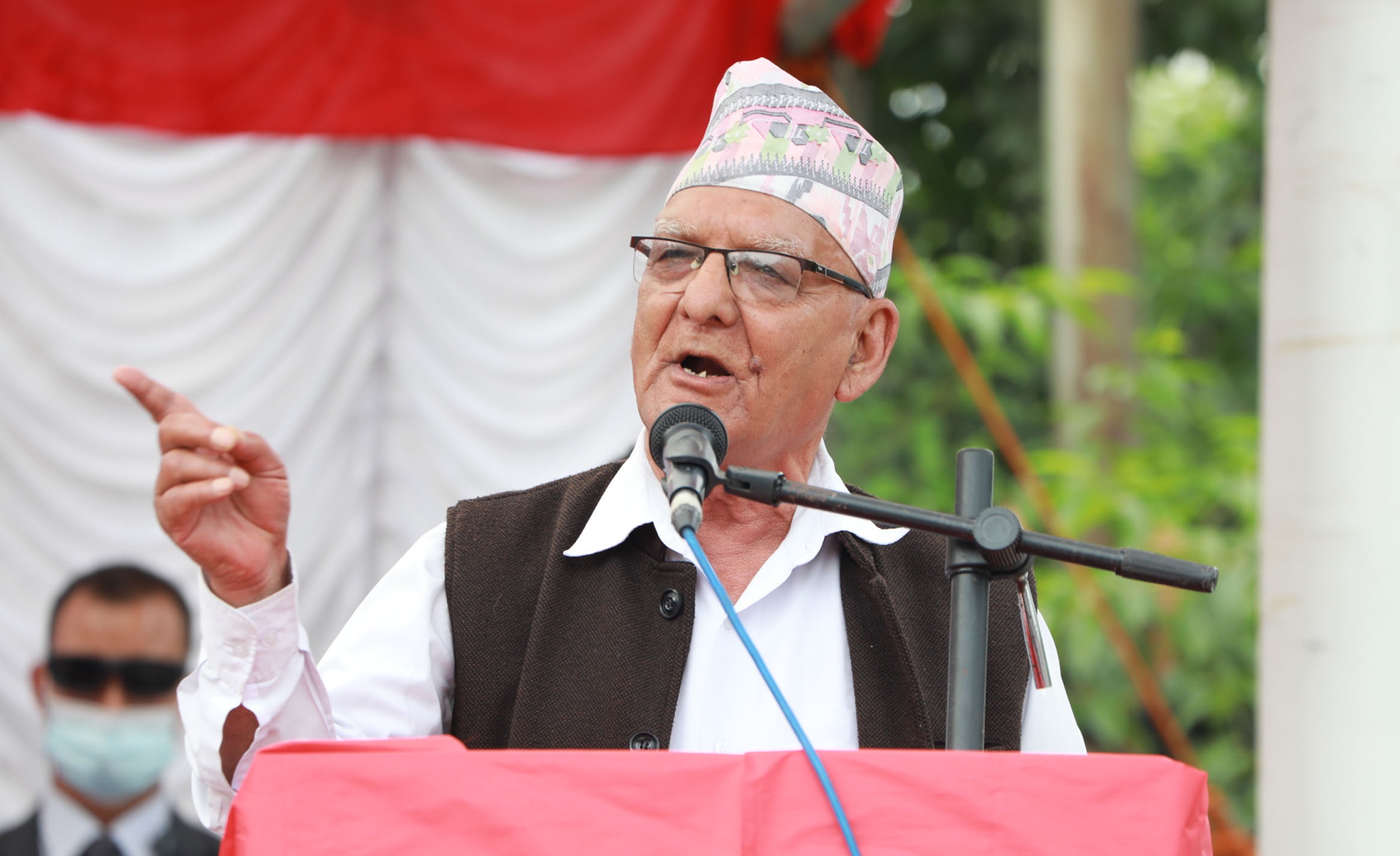 व्यक्तिले गरेका गल्तीको सजाय व्यवस्था माथि हुनुहुँदैन : चित्रबहादुर केसी