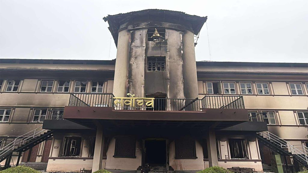 सांसदलाई स्वकीय सचिव राख्ने निर्णयविरुद्ध सर्वोच्चमा रिट, सोमबार सुनुवाइ