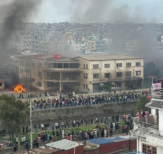 एमालेको कार्यालय विदेशमा रहेका युवाहरुले बनाइदिने