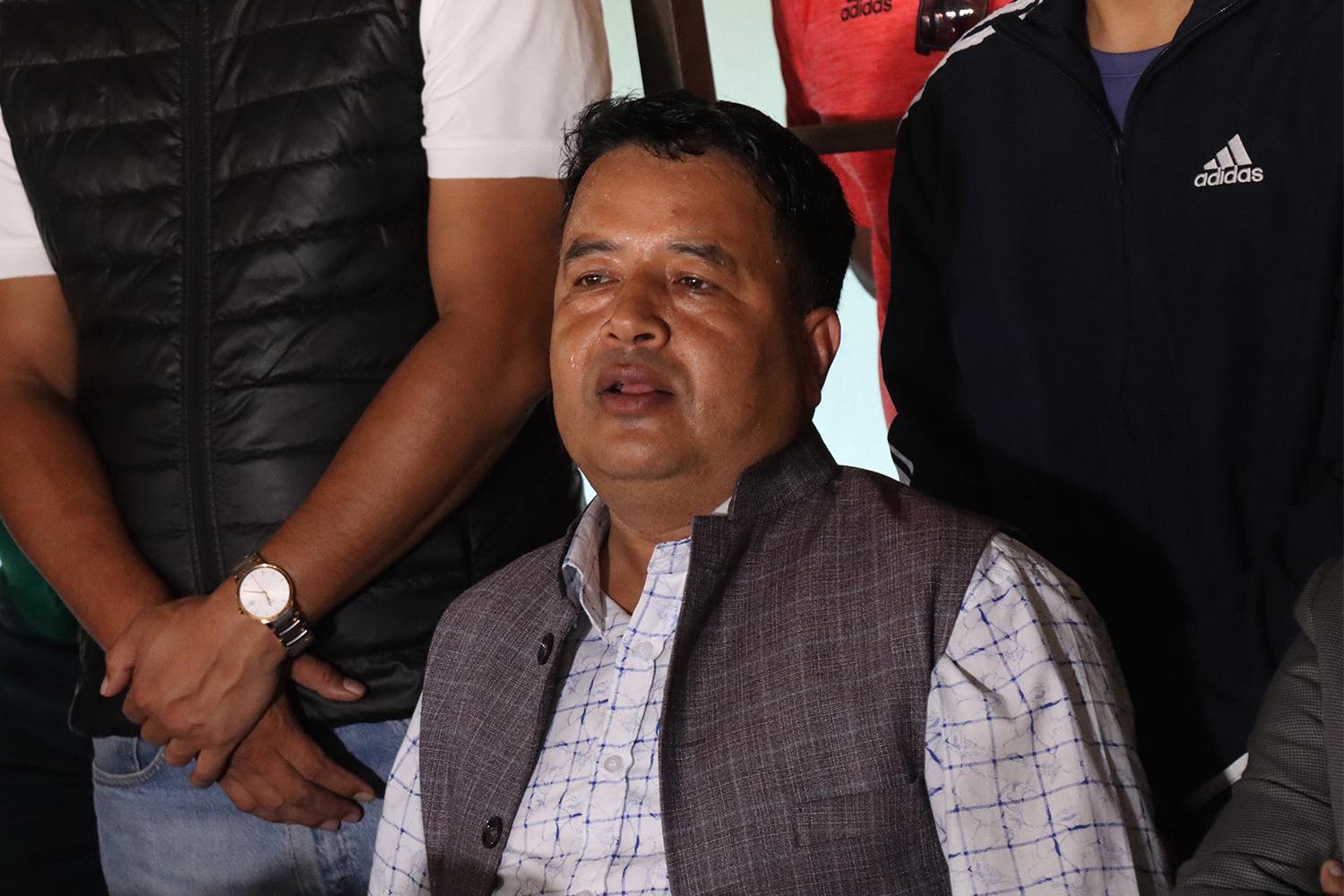 केपी ओली र आफूलाई पक्राउ गरेर देखाउन सरकारलाई महेश बस्नेतको चुनौती