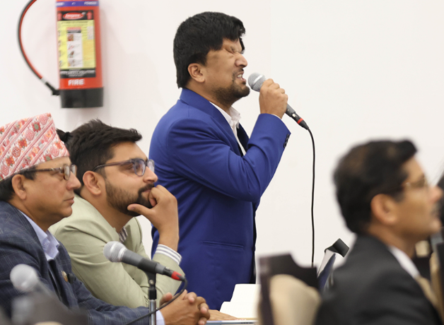 ग्यास अभावबारे सरकारमाथि रमेश प्रसाईको प्रश्न– ‘जनता लाइनमा, सरकार किन मौन ?’