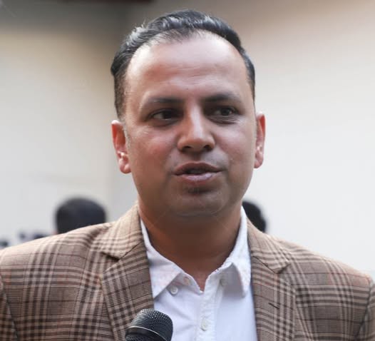 सभामुखले संसद् पुनर्स्थापनाको विषयमा छलफल गर्नु ठिक होइनः मनिष झा