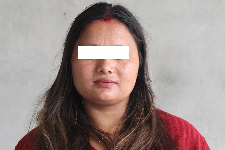 नक्कली प्रहरी बनेर १५ लाख ५० हजार ठगी गरेको आरोपमा महिला पक्राउ