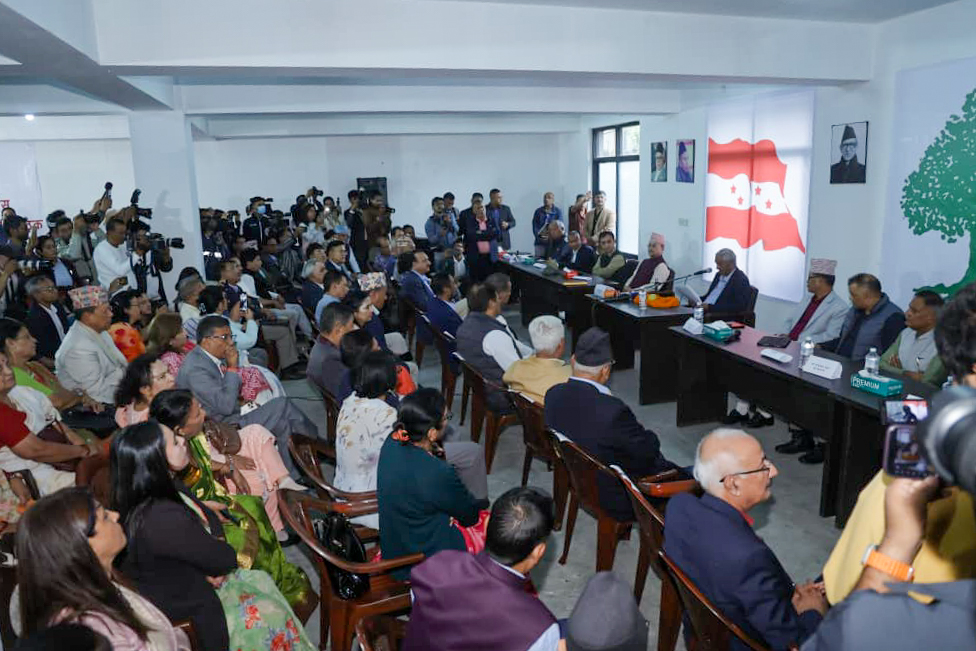 कांग्रेस केन्द्रीय समिति बैठक बस्दै