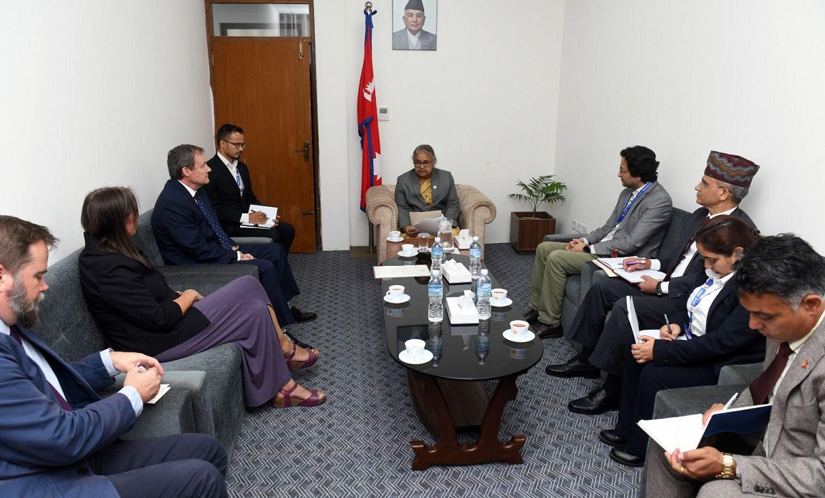 प्रधानमन्त्री कार्कीसँग बेलायती राजदूत फेनको भेट
