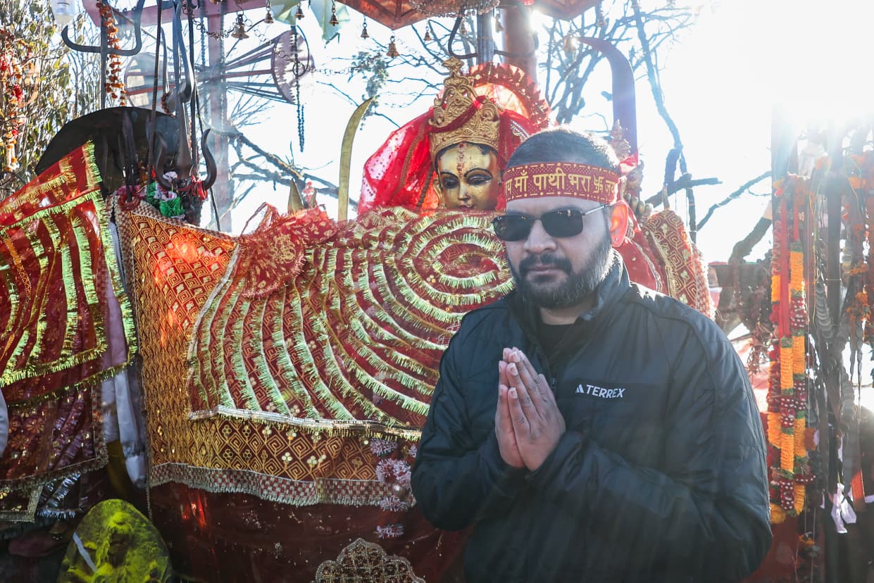 बालेनले गरे पाथिभरा माताको दर्शन