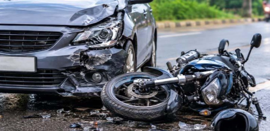 हेटौंडामा कारसँग मोटरसाइकल ठोक्किँदा युवकको मृत्यु, चालक घाइते
