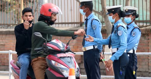 २४ घण्टामा ट्राफिक प्रहरीले गर्यो दुई हजार ७४६ जनालाई कारबाहीमा