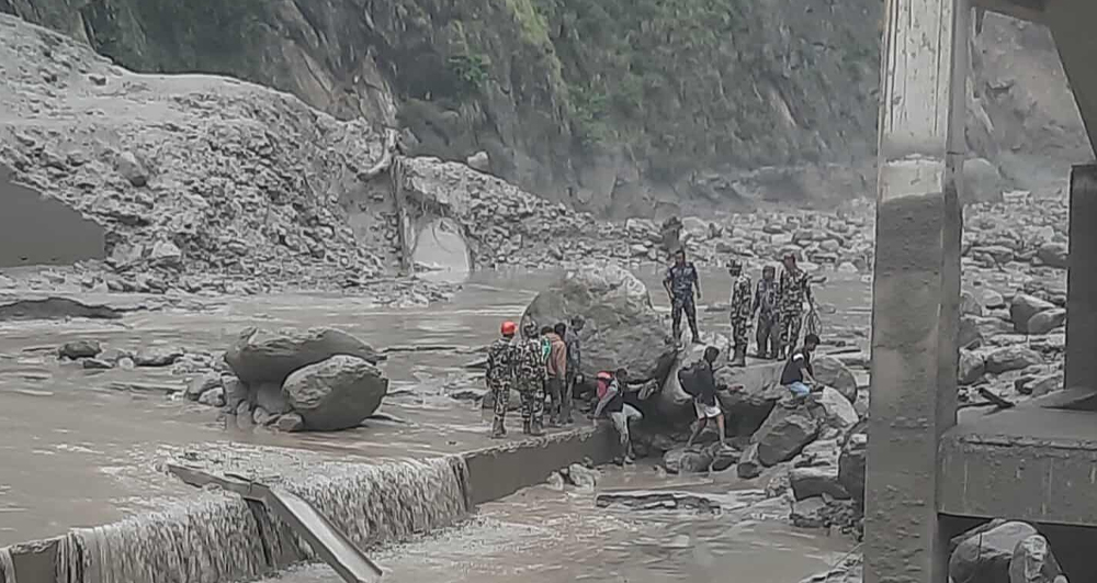 रसुवा बाढीमा ७ जनाको मृत्यु, ५५ जना सम्पर्कविहीन
