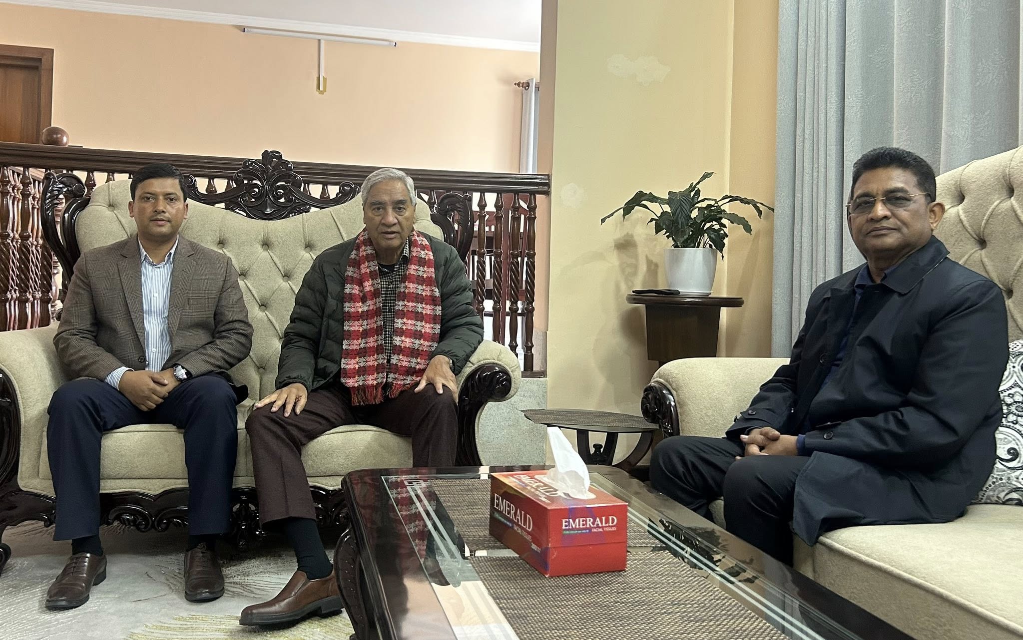 एमालेद्धारा देउवालाई महाधिवेशनमा निम्तो