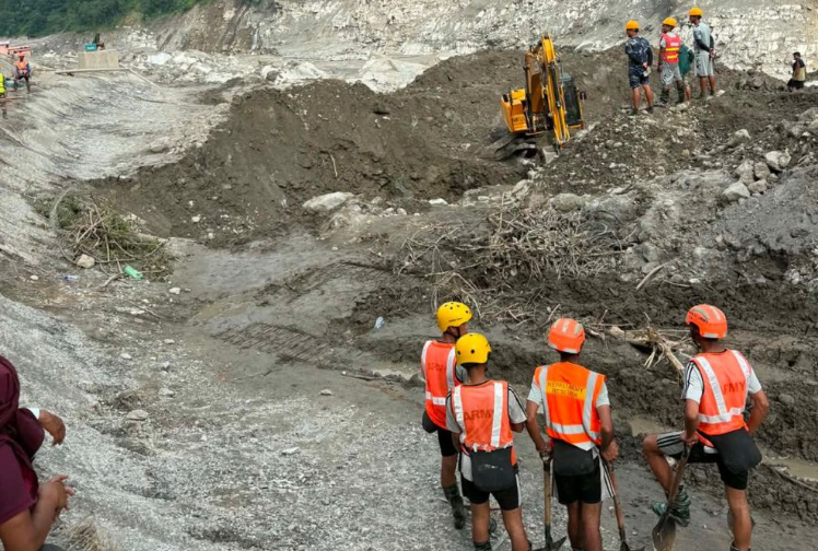 रसुवा बाढीमा बेपत्ता आफन्तको डीएनए कसरी दिने ? प्रहरीले दियो यस्तो जानकारी